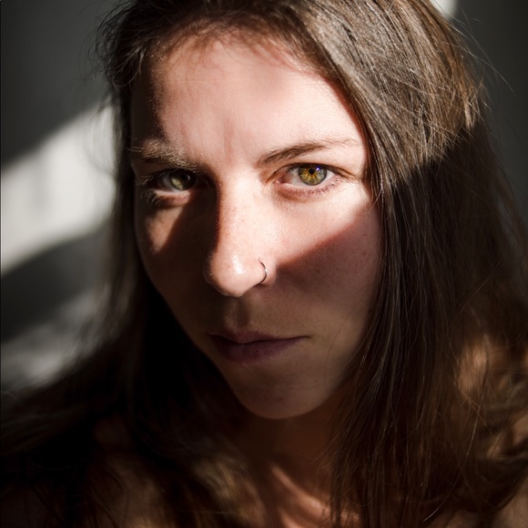 Meet your Posher, Jennifer - Picture 2 of 5